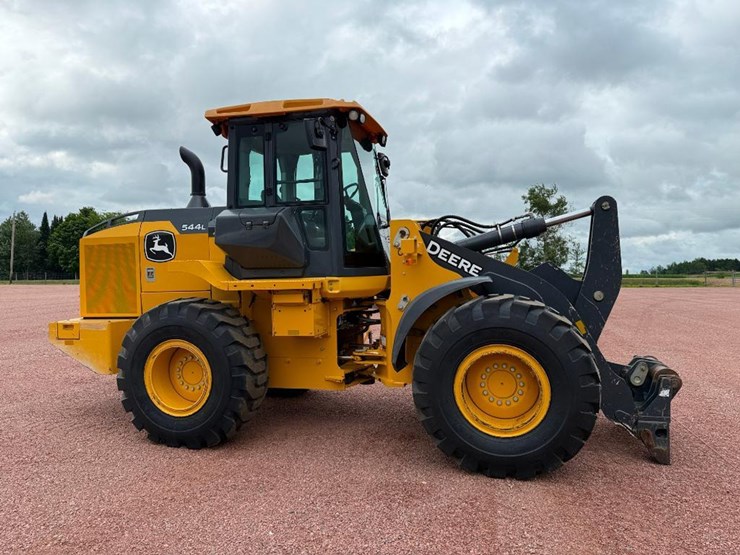2019-deere-544l-image-3