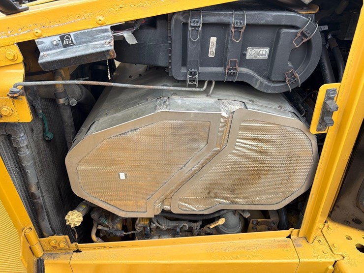 caterpillar-d6t-lgp-image-20