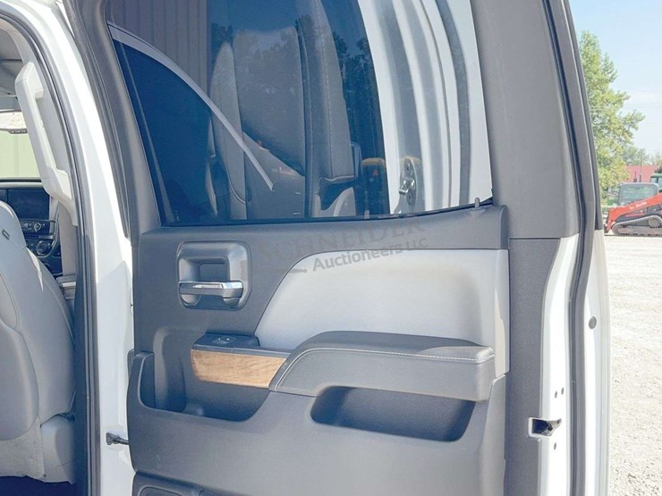2015-chevrolet-2500hd-image-53