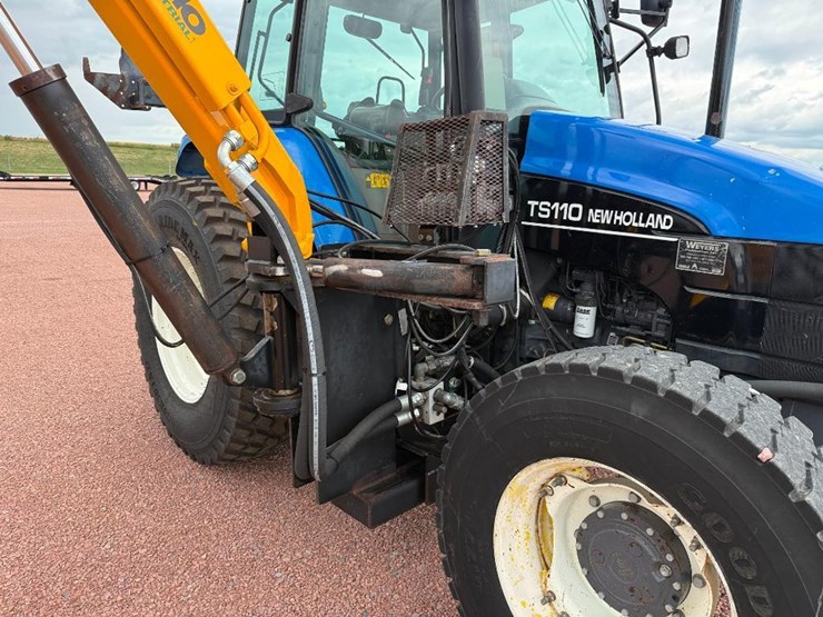 new-holland-ts110-image-36