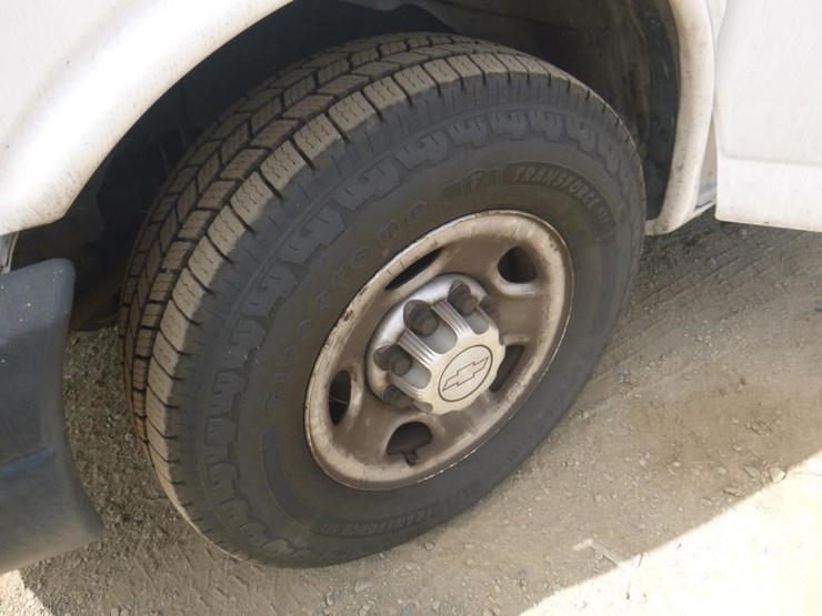 2015-chevrolet-express-2500-image-12