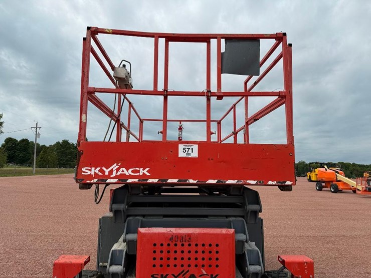 2017-skyjack-sj8841rt-image-22
