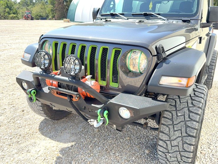 2018-jeep-wrangler-sport-image-10