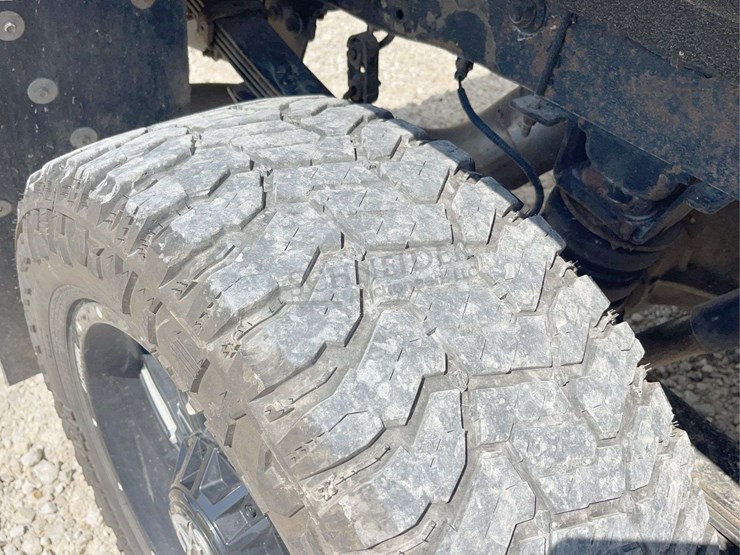 2015-chevrolet-2500hd-image-21