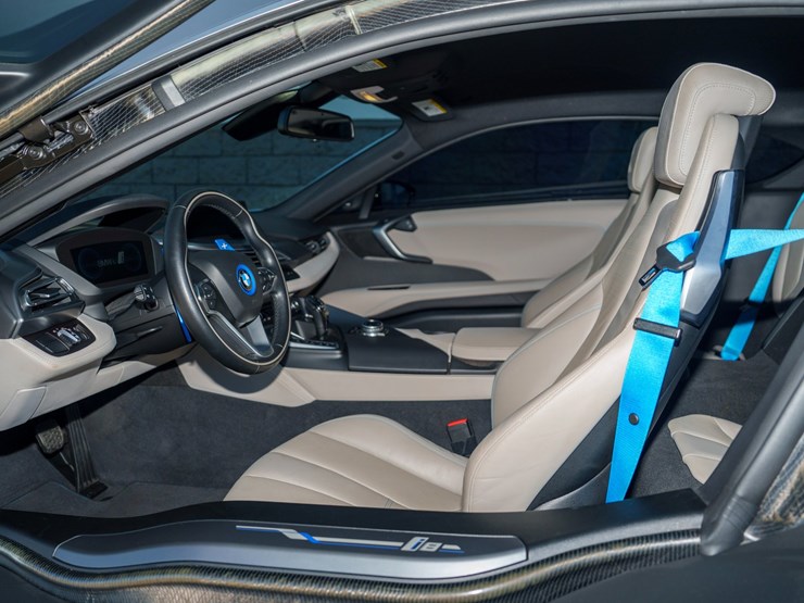 #1064-•-2015-bmw-i-8-image-61