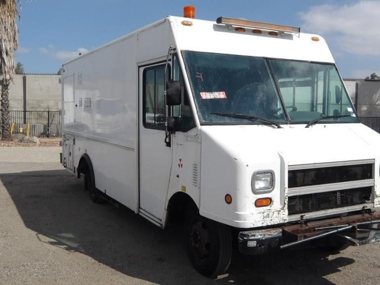 2002-workhorse-p42-image-3