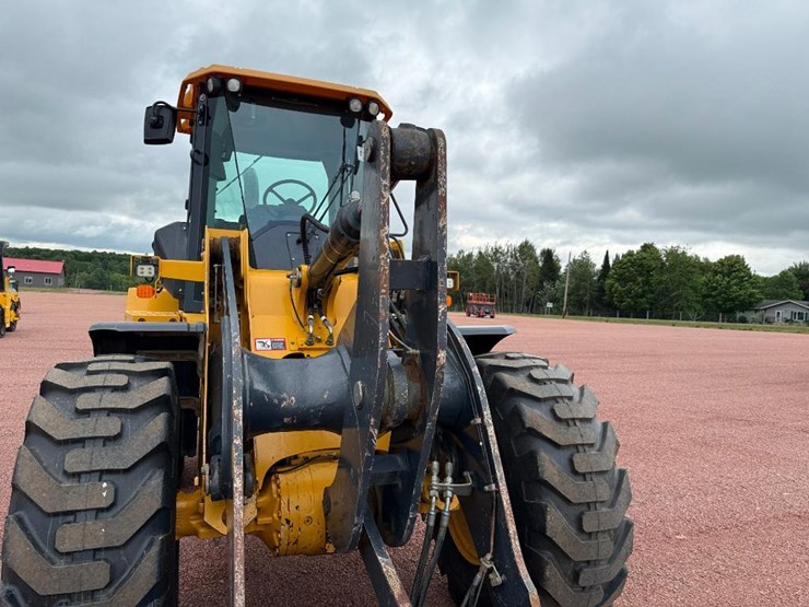 2019-deere-544l-image-60