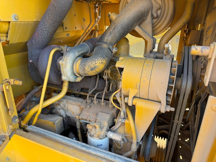 caterpillar-it18b-image-15