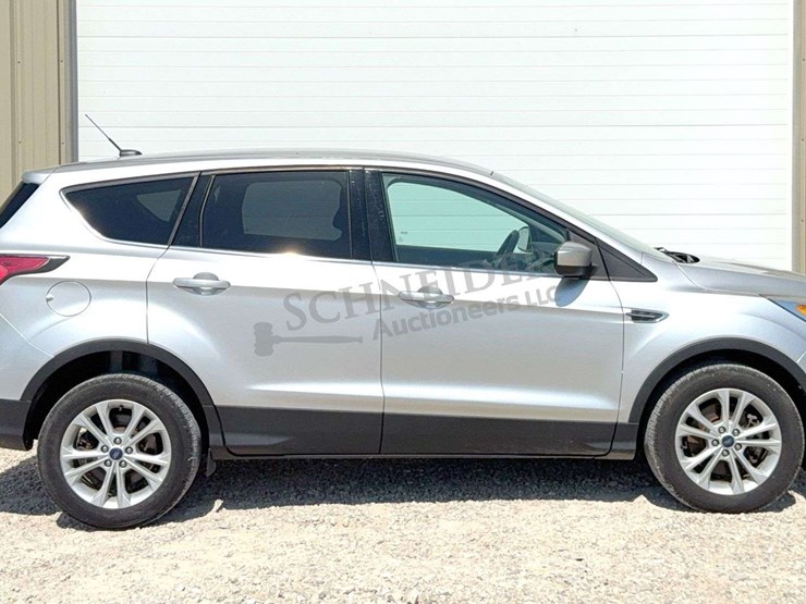 2017-ford-escape-se-image-3