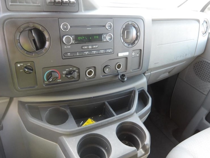 2011-ford-e350-image-15