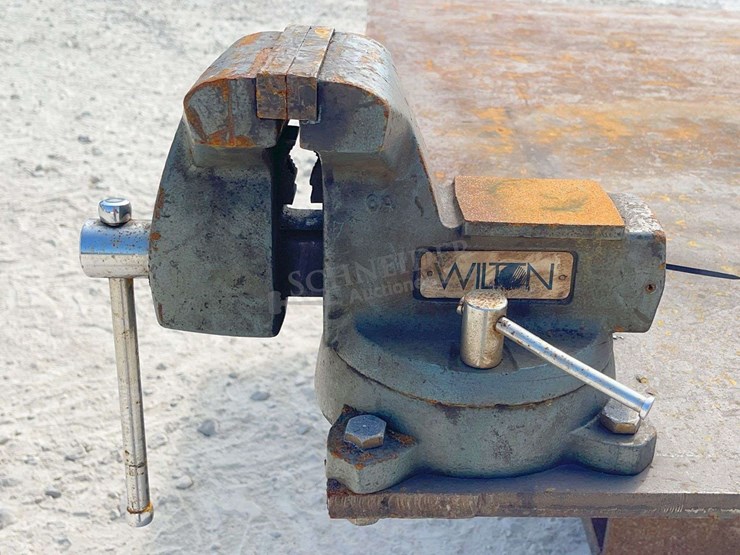62.5"x7'-steel-work-table-w/-6"-vise-image-6