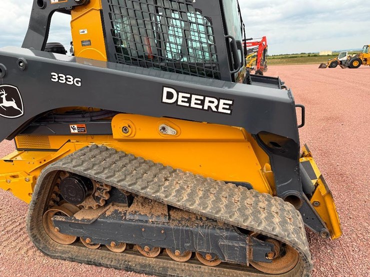 2022-deere-333g-image-24
