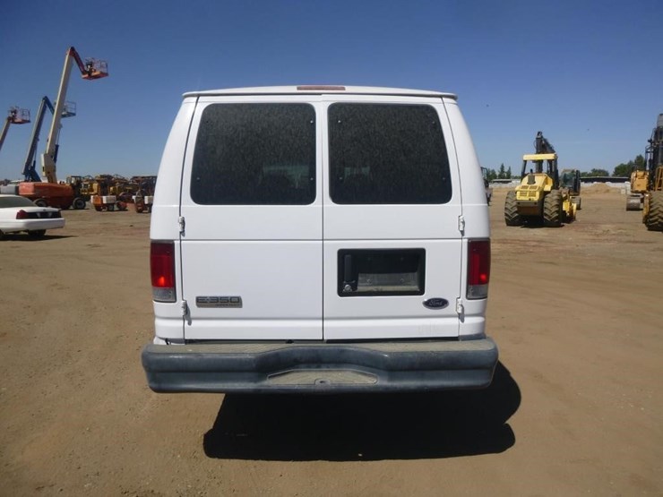2008-ford-e350-image-19