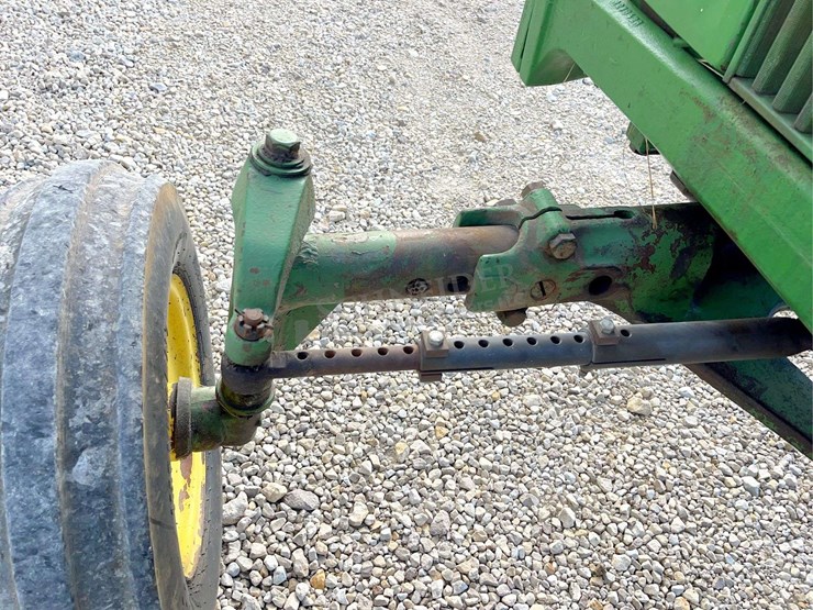 john-deere-4010-image-30