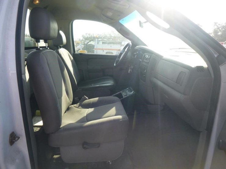 2005-dodge-ram-2500-image-18