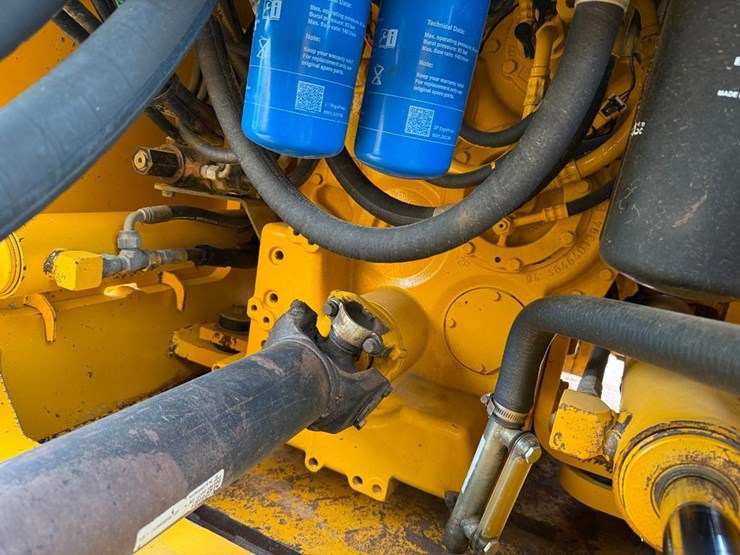 2005-deere-744j-image-41