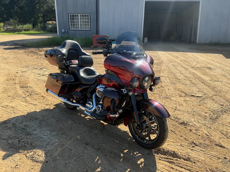 #1075-•-2018-harley-davidson-flhtkse-cvo-limited-image-4