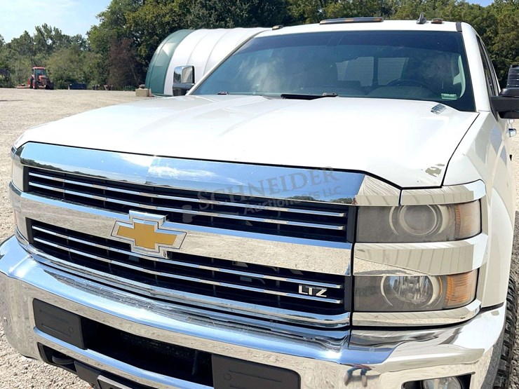 2015-chevrolet-2500hd-image-10