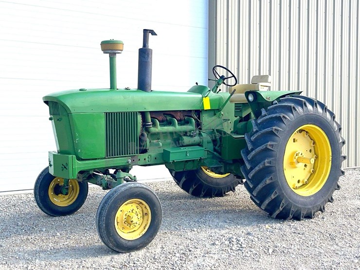 john-deere-4010-image-2