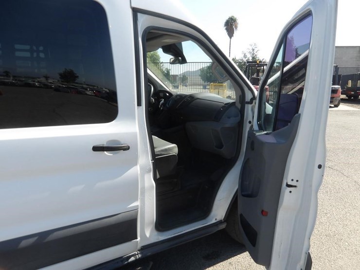 2017-ford-transit-image-16