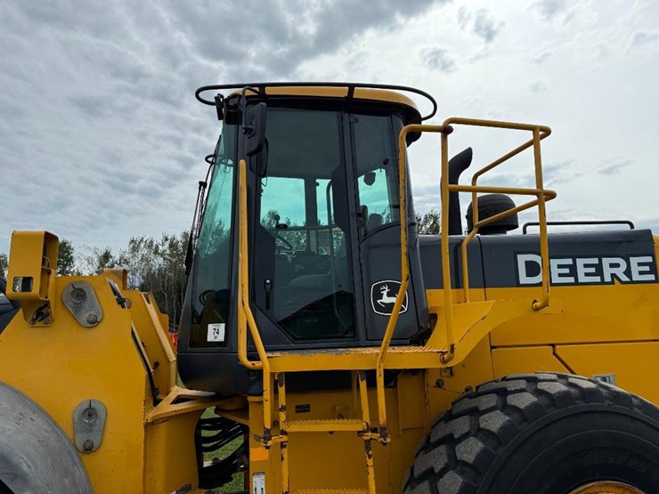 2005-deere-744j-image-16
