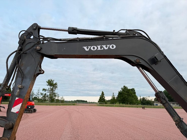 volvo-ecr88-image-41