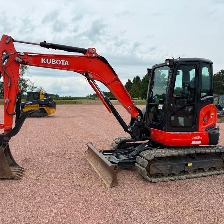 KUBOTA U55-4
