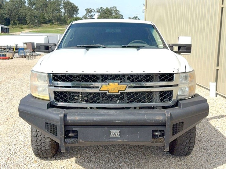 2011-chevrolet-2500hd-image-8