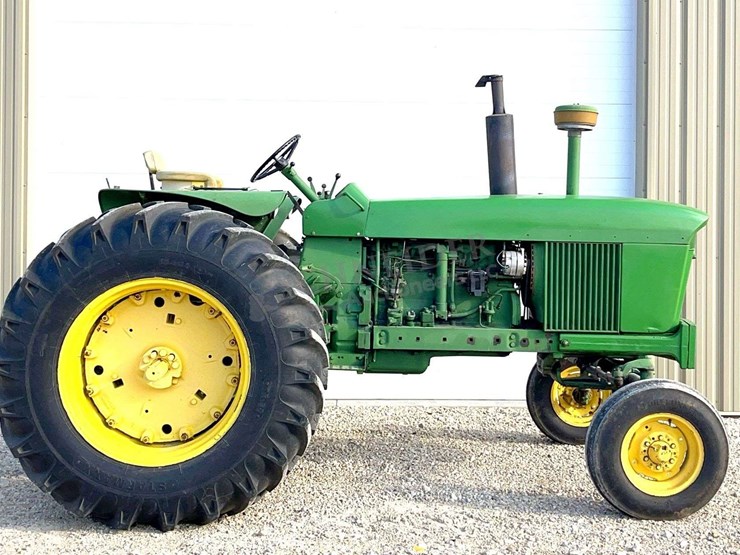 john-deere-4010-image-3