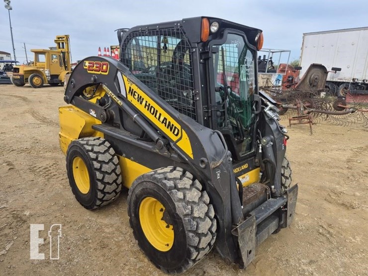 new-holland-l230-image-4