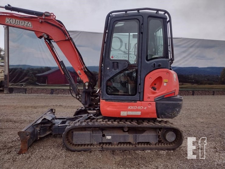 2016-kubota-kx040-4-image-12