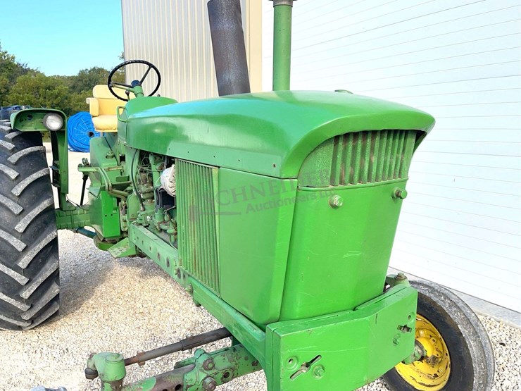 john-deere-4010-image-10