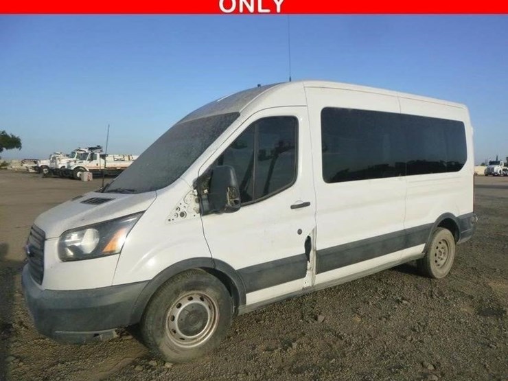 2019-ford-transit-image-1
