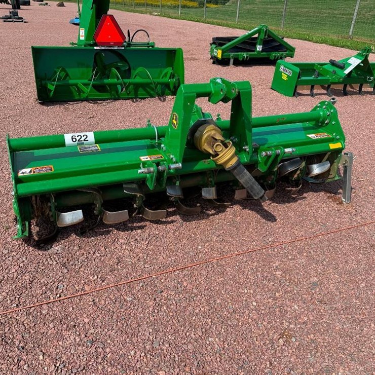 JOHN DEERE 681