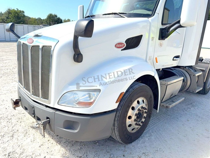2020-peterbilt-579-image-52