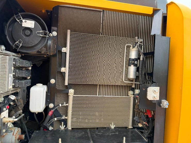 deere-130g-image-51