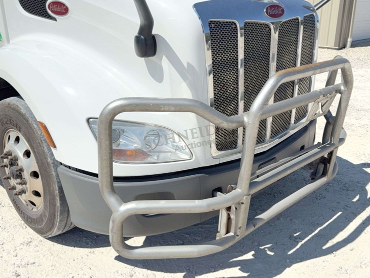 2020-peterbilt-579-image-12