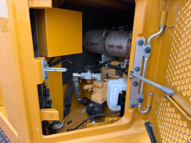 caterpillar-307.5-image-48