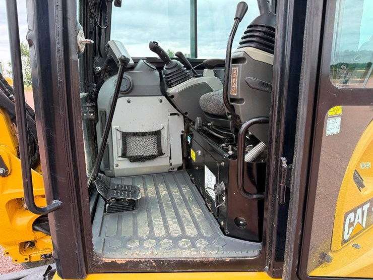 caterpillar-305e2-cr-image-38