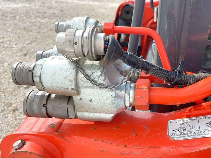 2021-kubota-svl97-2-image-26