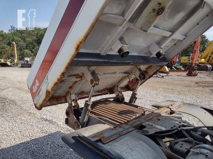 2021-bobcat-toolcat-5600-image-34