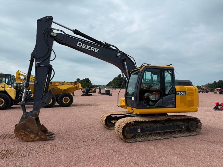 deere-130g-image-1