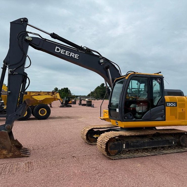 DEERE 130G
