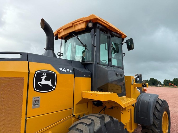 2019-deere-544l-image-24