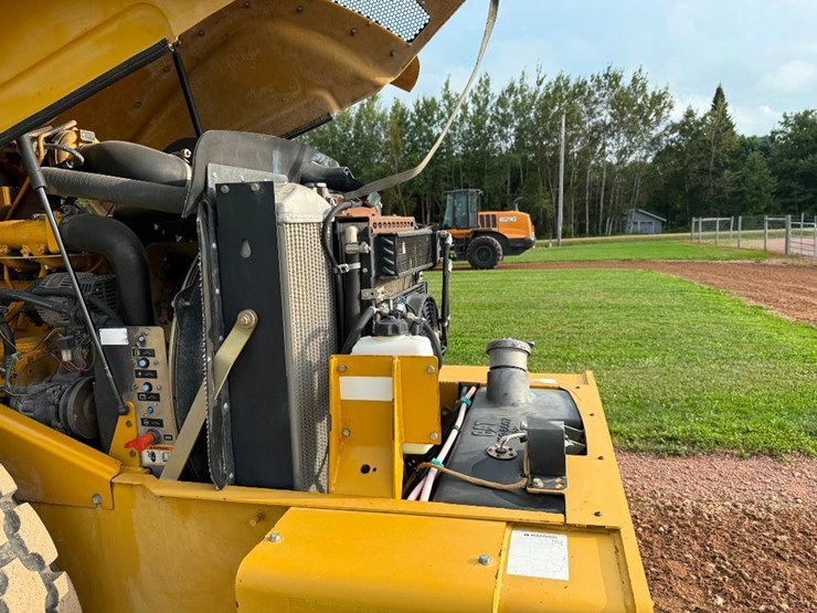 caterpillar-cs-563e-image-35