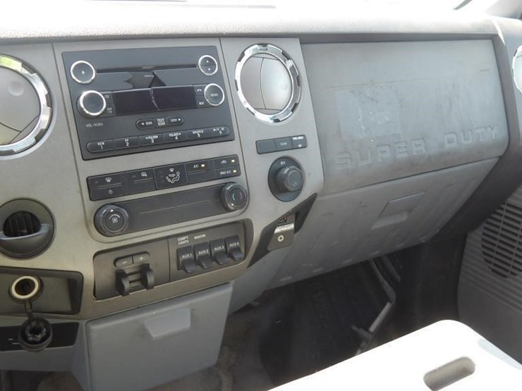 2011-ford-f550-image-21