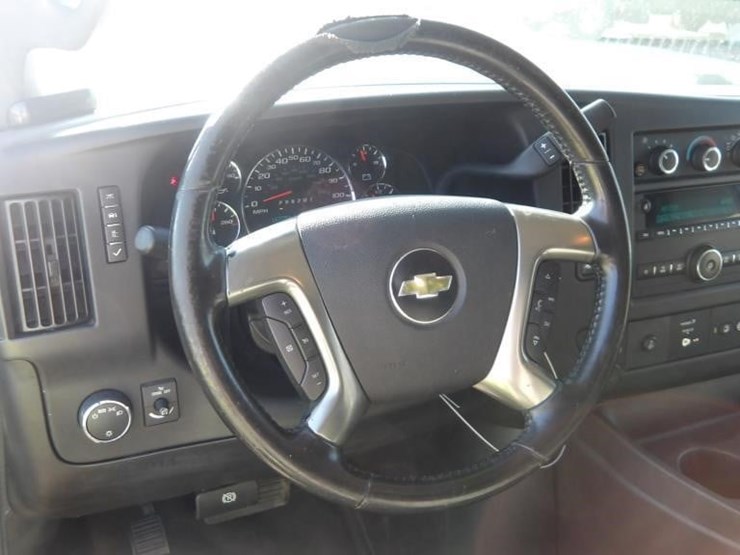2017-utility-van-image-14