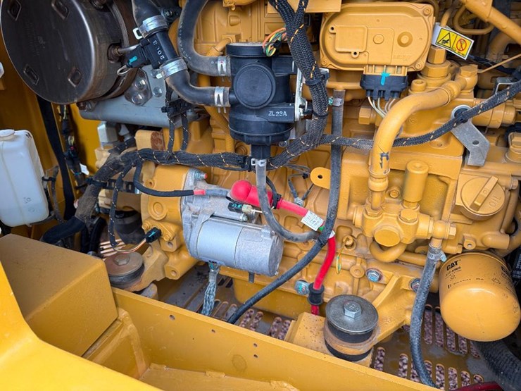 caterpillar-307.5-image-46
