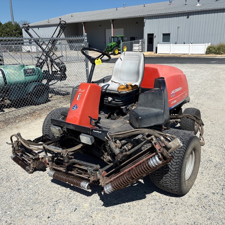 #1105 • 2005 Jacobsen 3400 Fairway Mower JA3400GR