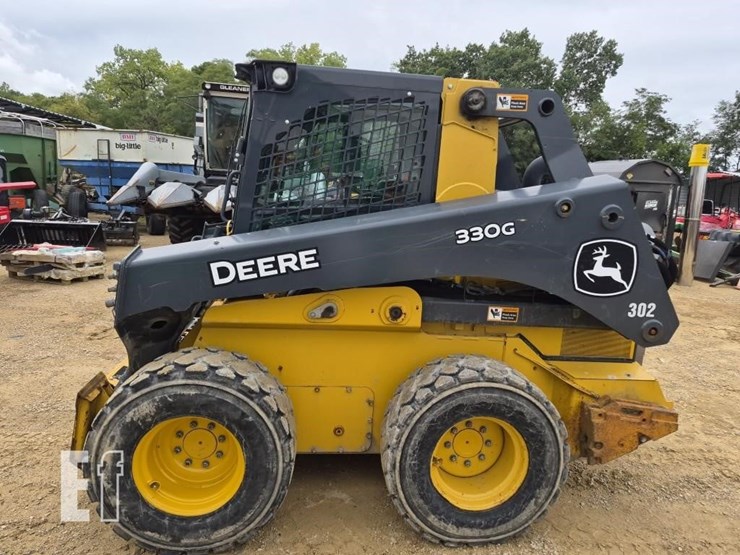 2020-deere-330g-image-5